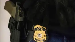 Insólita venganza de un policía: finge ser agente de ICE para intimidar a mujer que lo rechazó