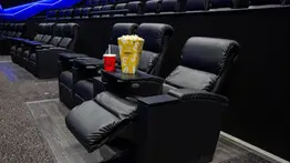 Modernizan esta sala de cine en Caracas: incorporan butacas tipo cama y área VIP