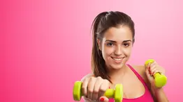 Las pesas no son solo para los hombres: conoce los beneficios de incluirlas en la rutina de las mujeres