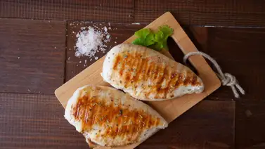 Una solución práctica a bajo costo y con pocos ingredientes: elabora un pastel frío de pollo con pan de molde Una solución práctica a bajo costo y con pocos ingredientes: elabora un pastel frío de pollo con pan de molde