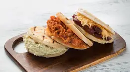 ¿Arepas saludables? Aprende a prepararlas con remolacha y avena en pocos pasos