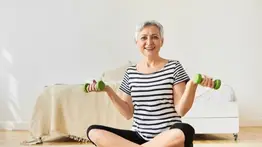 ¿Tienes más de 50 años?: entrenadora recomienda realizar de 3 a 4 horas de ejercicio de fuerza a la semana