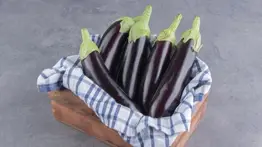 No lleva harina y es fácil de preparar: canelón de berenjena con atún