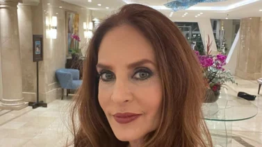 Después de 40 años Carmen María Montiel luce su vestido de reina (+Video)