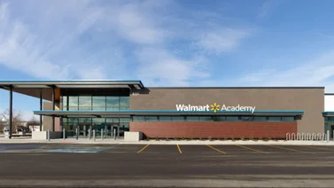 EEUU | Walmart lanzó programa para formar a sus empleados
