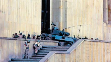 Petro desmiente relación de comandante del M19 con Pablo Escobar en toma del Palacio