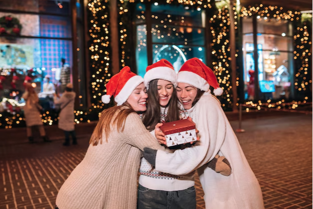 Tres planes creativos para hacer con amigas esta Navidad