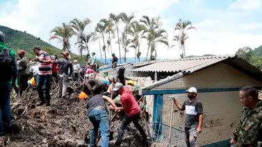 Alud de tierra deja tres niños desaparecidos en el Cauca Alud de tierra deja tres niños desaparecidos en el Cauca