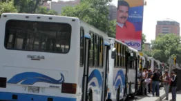 Anuncian multas para choferes que incumplan con nueva tarifa del pasaje