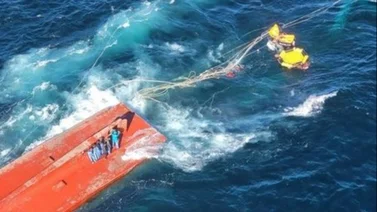 Siete personas sufren paro cardíaco tras volcarse un barco pesquero 