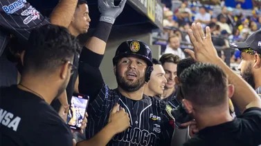 Leones derrotó a Caribes con gran actuación de Eugenio Suárez (+VIDEO)