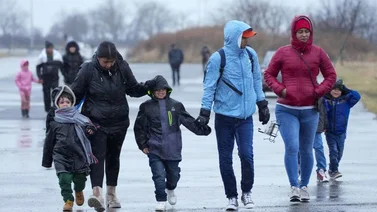 Nueva York anuncia cierre de uno de los campamentos más grande de migrantes