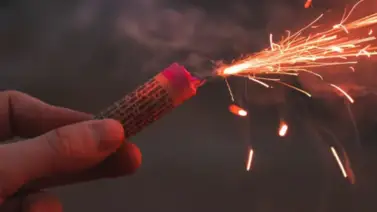 Anuncian medida legal para quienes vendan fuegos artificiales a menores  Anuncian medida legal para quienes vendan fuegos artificiales a menores