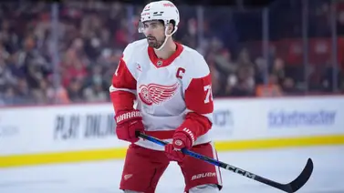 Flyers vs Red Wings: La histórica rivalidad se intensifica en la lucha por los playoffs Flyers vs Red Wings: La histórica rivalidad se intensifica en la lucha por los playoffs