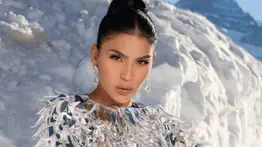 ¡Deslumbrante y audaz! Johanna Aponte rompe esquemas en la portada de Too Much