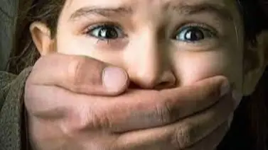 Niña era abusada sexualmente por sus vecinos y su madre lo ocultaba (+Detalles) Niña era abusada sexualmente por sus vecinos y su madre lo ocultaba (+Detalles)