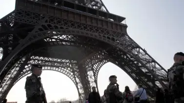 Evacuan de emergencia Torre Eiffel este #24Dic (+Detalles) Evacuan de emergencia Torre Eiffel este #24Dic (+Detalles)