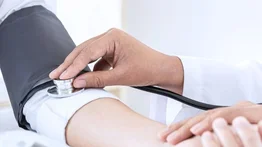 La bebida que debes tomar en ayuna para bajar la presión arterial