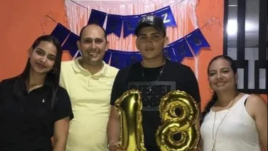 Acribillan a familia mientras estaban almorzando en un local