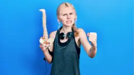 Vitaminas y minerales para evitar la osteoporosis: atrás quedaron los suplementos de calcio y vitamina D