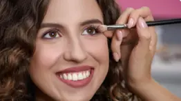 Levanta el párpado y rejuvenece al instante: maquillador profesional da sus trucos de maquillaje para una mirada joven