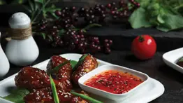 Alitas de pollo agridulce: corazón tierno, exterior crujiente y mezcla de sabores