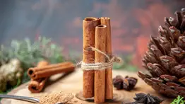 Conéctate con la abundancia: aprende a realizar este ritual con canela y llena tu casa de buen olor