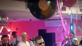  Enrique Barrios regresa al ruedo musical cargado de recuerdos