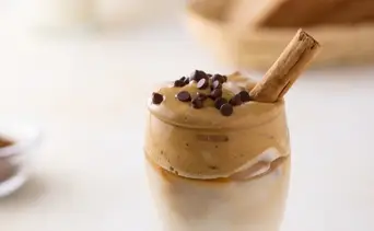 Mousse vegano receta paso a paso de una preparación con café
