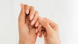 Mejora el aspecto de tus uñas: remedio casero con solo tres ingredientes