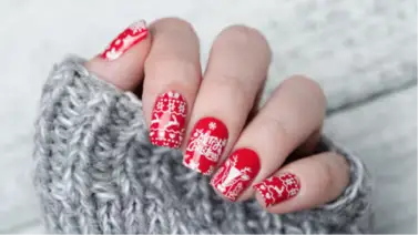 Tendencia navideña para lucir en tus uñas: tres estilos fáciles para cada tipo de mujer Tendencia navideña para lucir en tus uñas: tres estilos fáciles para cada tipo de mujer