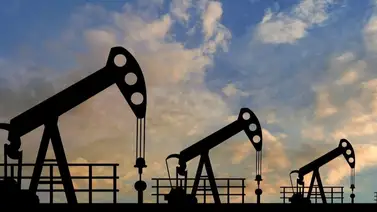 El petróleo ruso se acumula en el mar, se hunden los precios y se asfixia la capacidad de Putin para financiar la guerra El petróleo ruso se acumula en el mar, se hunden los precios y se asfixia la capacidad de Putin para financiar la guerra