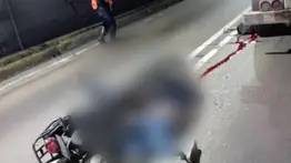 Moto impacta contra un camión en el Túnel de la Planicie: dos hombres murieron en el sitio