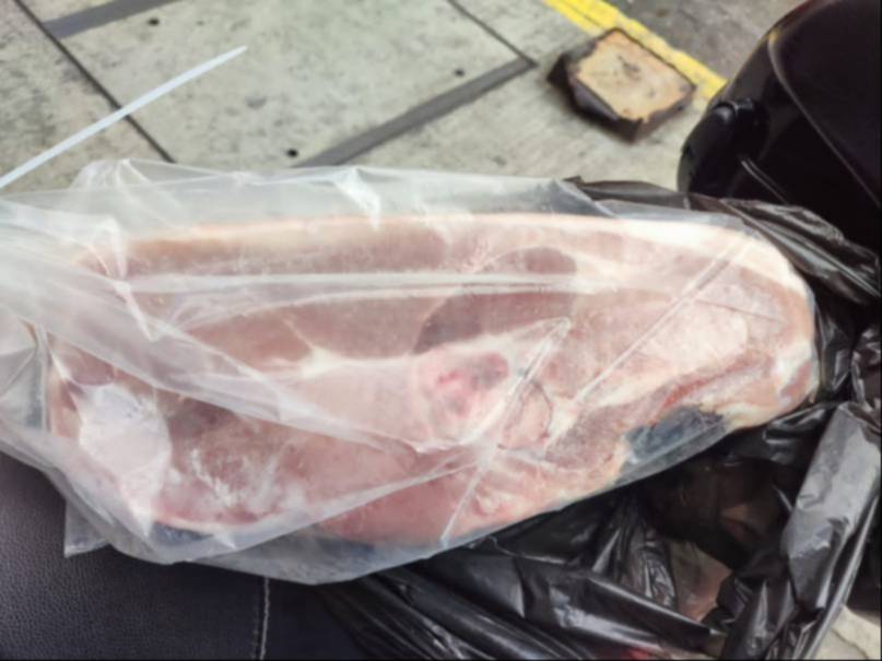 Entregan combo hallaquero y pernil a estos empleados públicos