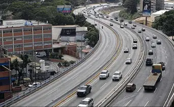 Choque múltiple deja varios lesionados en la autopista Gran Cacique Guaicaipuro: detalles aquí