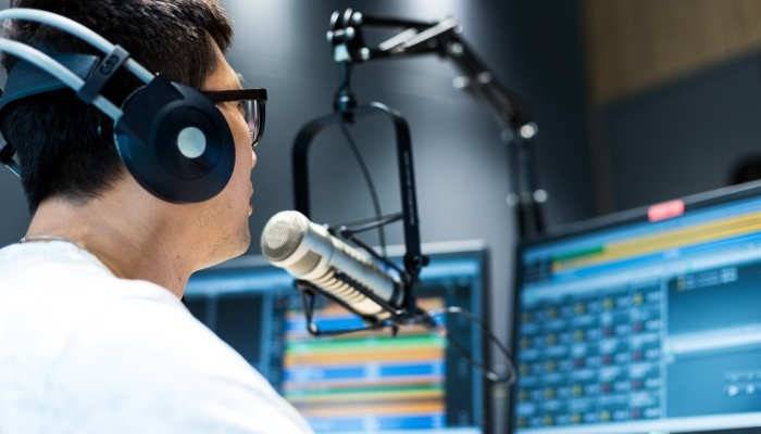 La carrera de la voz: La formación profesional en locución atrae nuevas voces