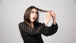 Olvídate de las puntas abiertas con esta mascarilla a base de miel: así debes aplicarla para aprovechar su efecto