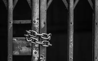 Sentenciado: ocho años de cárcel para venezolano que asaltó una farmacia con arma blanca