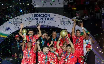 ¡El trofeo se rompió! Amarga celebración de Centauros de Caracas en la Copa Petare