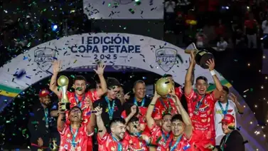 ¡El trofeo se rompió! Amarga celebración de Centauros de Caracas en la Copa Petare ¡El trofeo se rompió! Amarga celebración de Centauros de Caracas en la Copa Petare