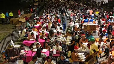 Yaracuy supera su propio récord: más de 7 mil personas compartieron en la "Cena Navideña más grande del planeta" Yaracuy supera su propio récord: más de 7 mil personas compartieron en la "Cena Navideña más grande del planeta"