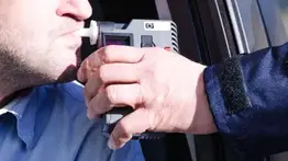 Tolerancia cero en california: suspensión de licencias y multas para infractores ebrios en Año Nuevo