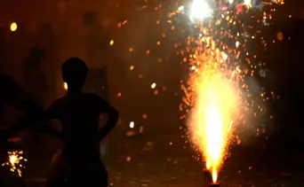 Fuegos artificiales y niños