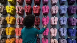 Las sandalias más populares de Brasil pasaron de ser un símbolo compartido a convertirse en objeto de confrontación ideológica